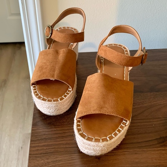 Platform Brown Sandals - Women’s 8.5M - Picture 2 of 7